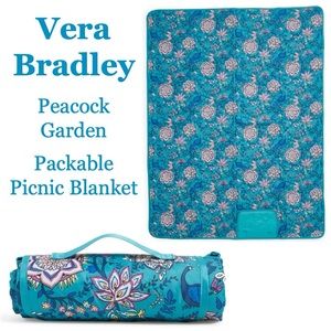 NWT Vera Bradley Peacock Garden Packable Picnic Blanket with Carrying Strap